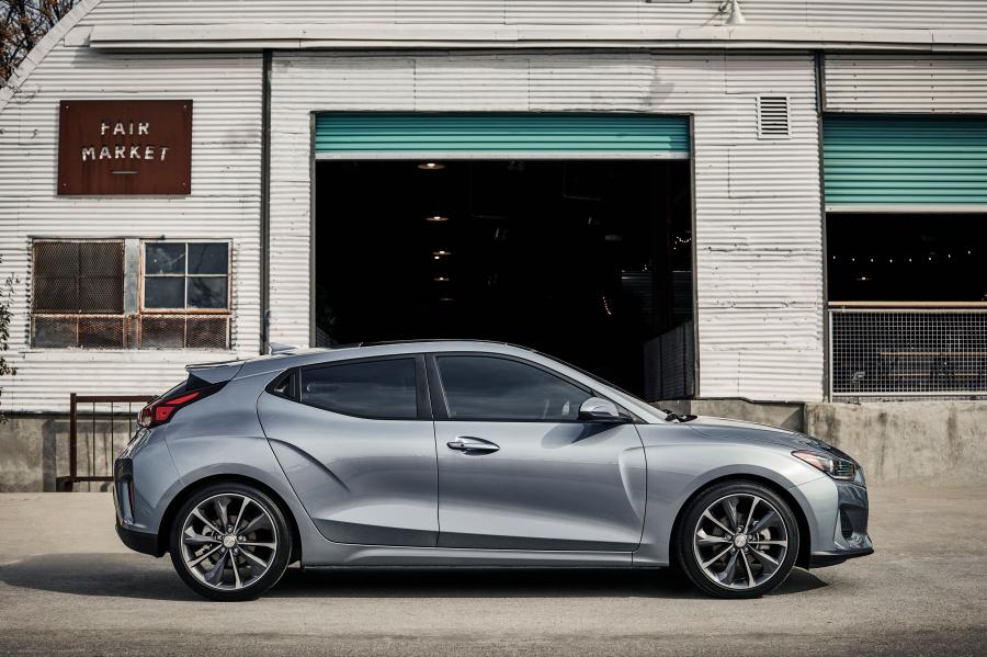  Hyundai Veloster 2018 года  (NA) (фото 25 из 37)